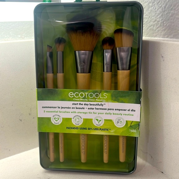 ecotools Other - Brushes NIB EcoTools Start The Day Beautifully Kit includes 5 brushes